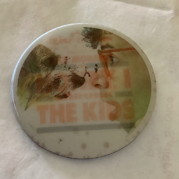 Vintage Honey I Shrunk The Kids Movie Promo Lenticular Button Pin Pinback Disney - Picture 3 of 5